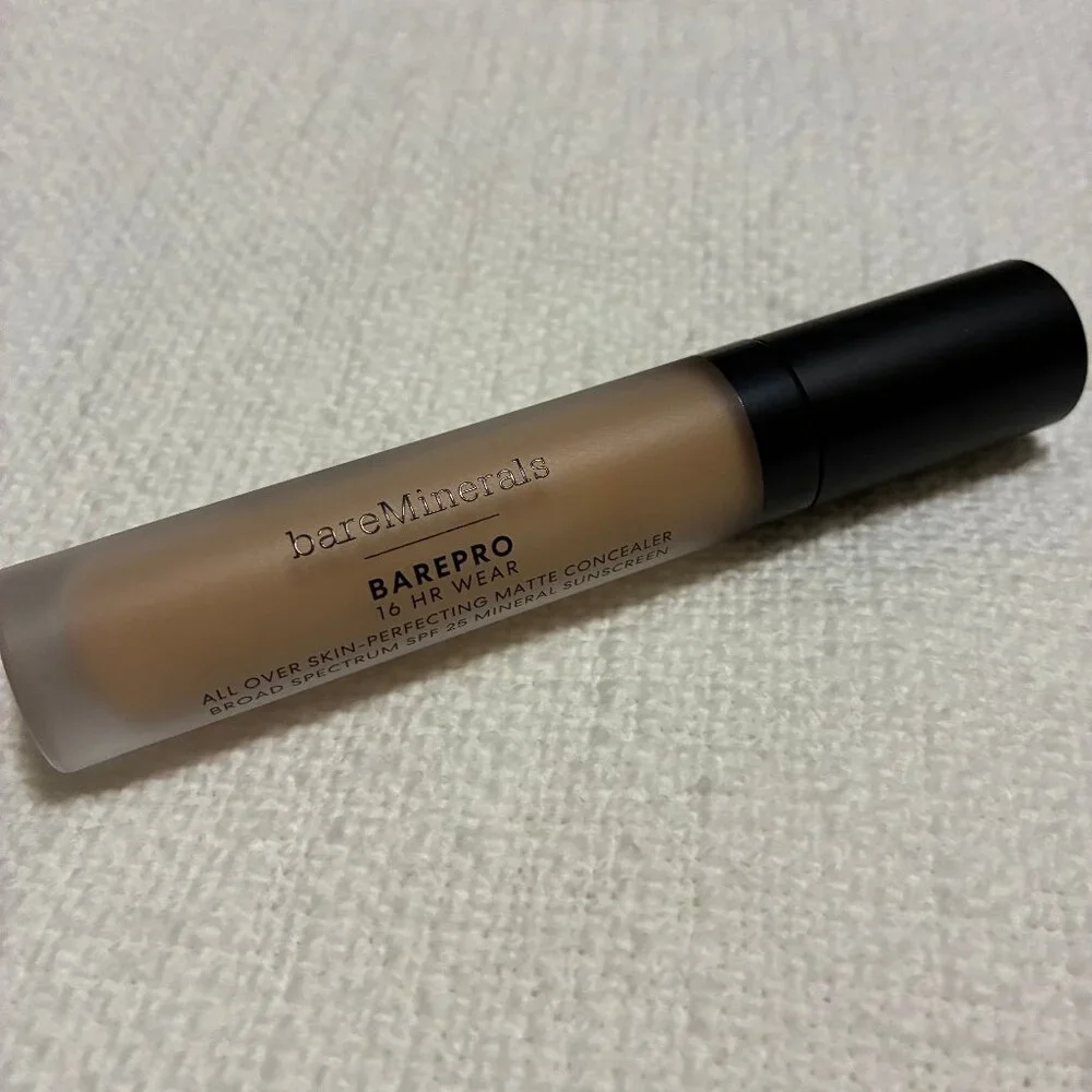bareMinerals Barepro 16HR Skin-Perfecting Concealer medium 300 cool
